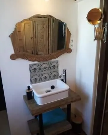 La Chapelle Bed and Breakfast Ντινάντ